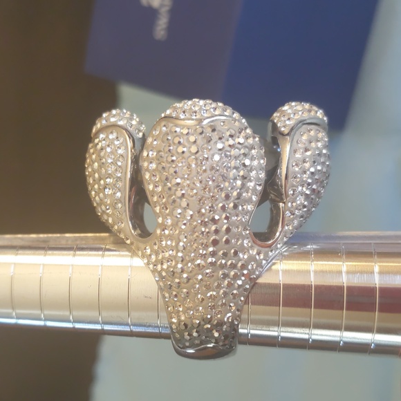 Swarovski Large Silver Flower Ring - Picture 3 of 15